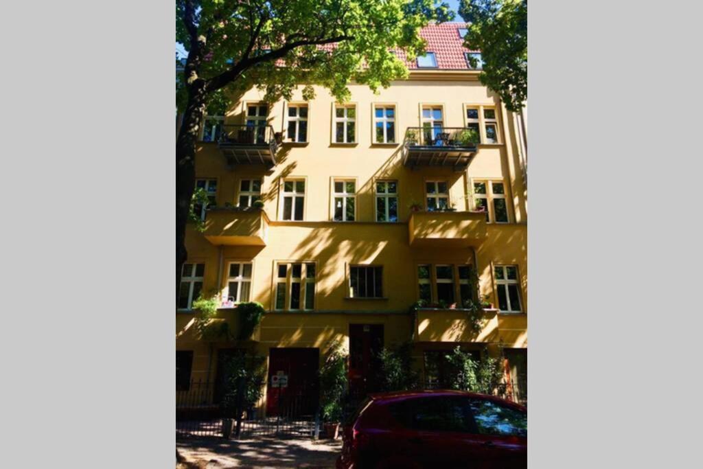 Beautiful Backyard Remise Apartment Берлин Екстериор снимка
